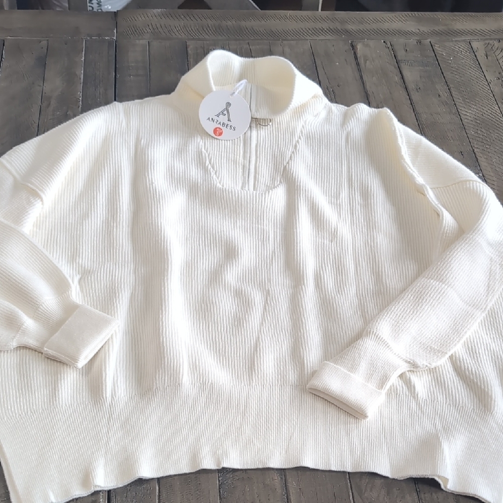 Averest Women's Cream Turtleneck Sweater